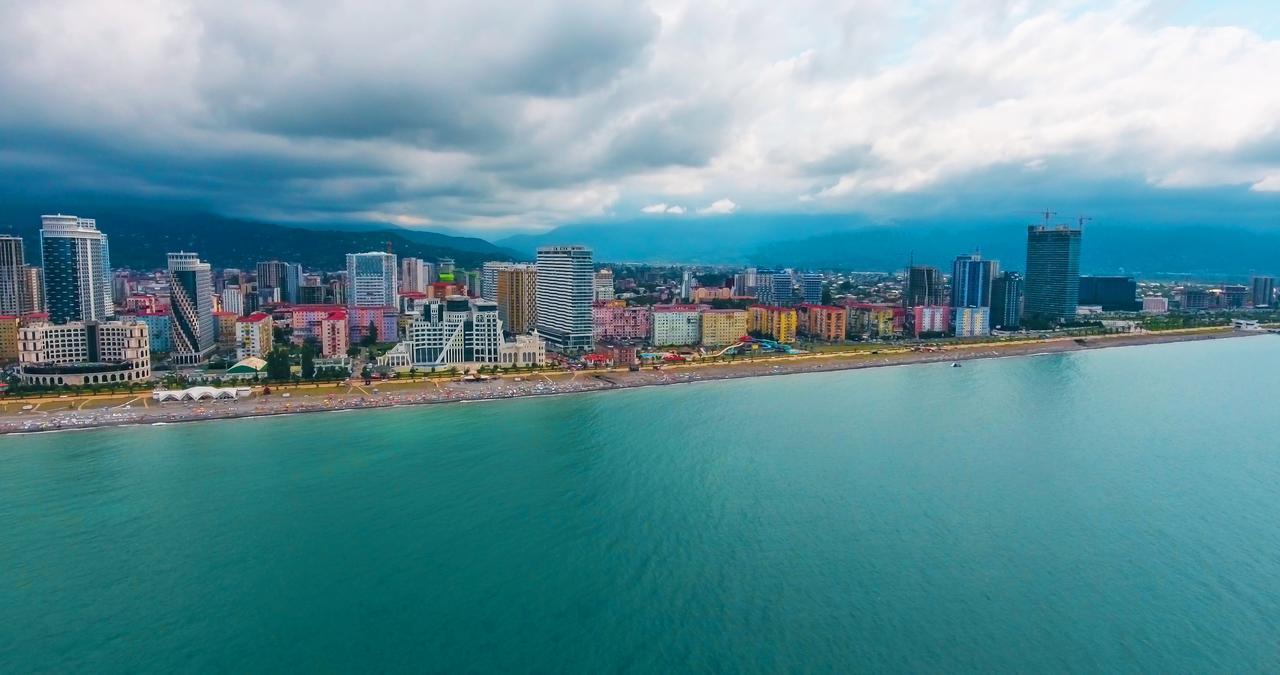 Sky Inn Батуми Екстериор снимка