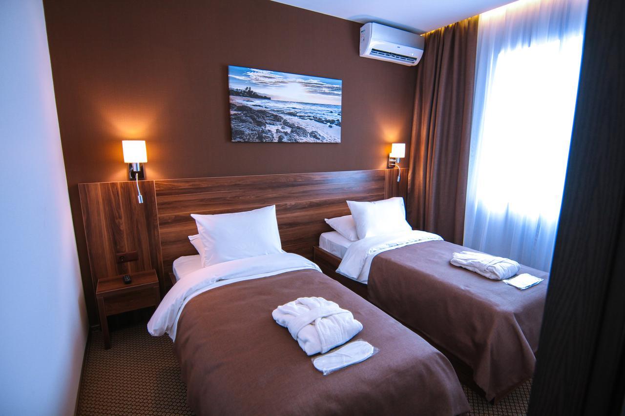Sky Inn Батуми Екстериор снимка