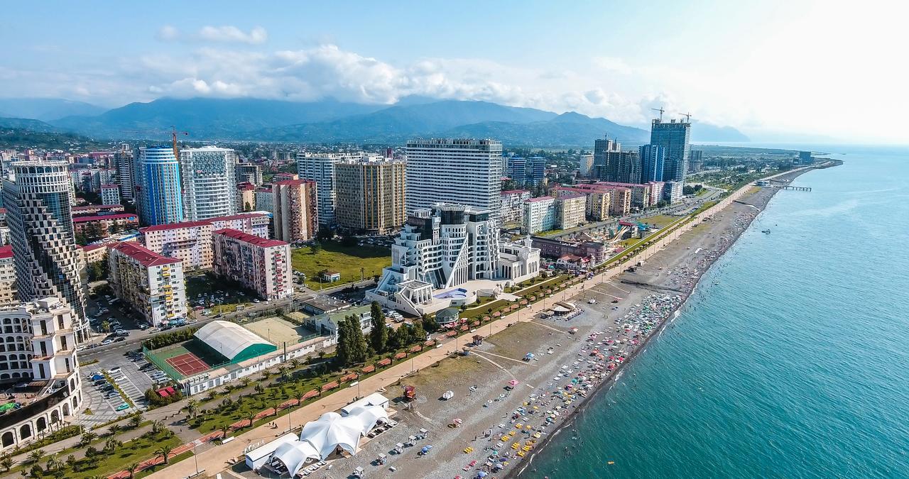 Sky Inn Батуми Екстериор снимка