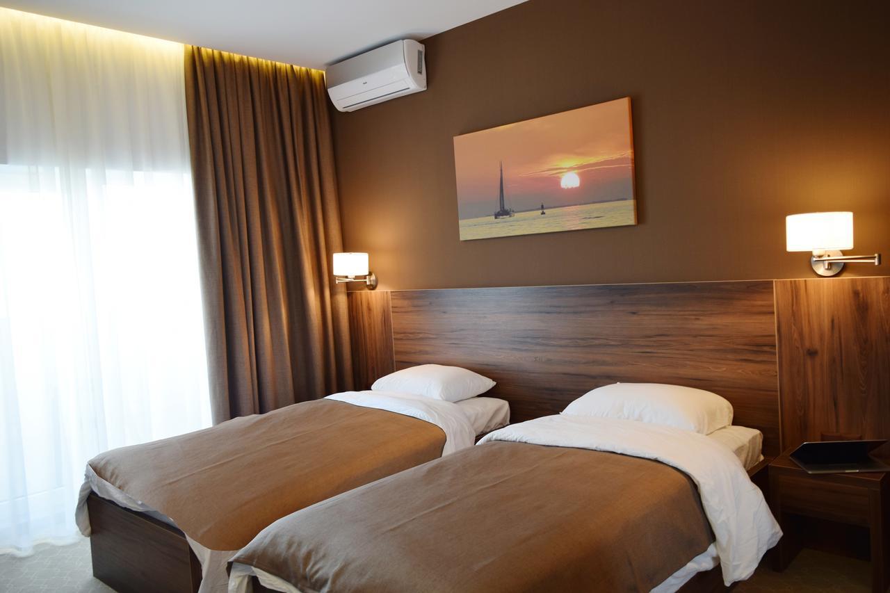 Sky Inn Батуми Екстериор снимка