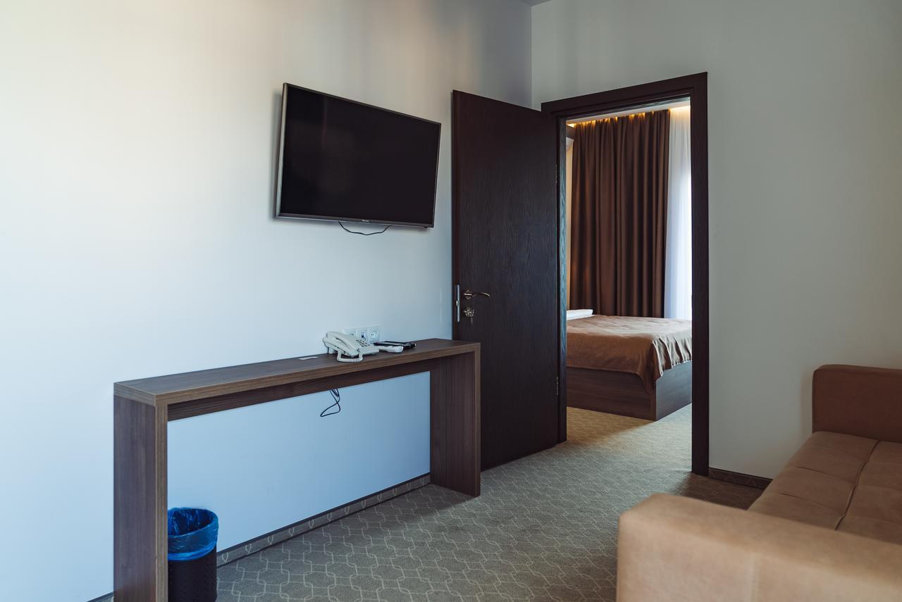 Sky Inn Батуми Екстериор снимка