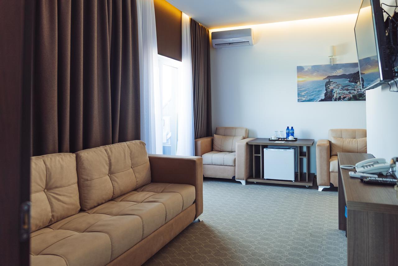 Sky Inn Батуми Екстериор снимка
