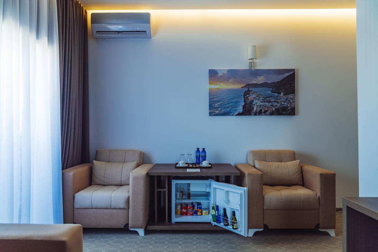 Sky Inn Батуми Екстериор снимка