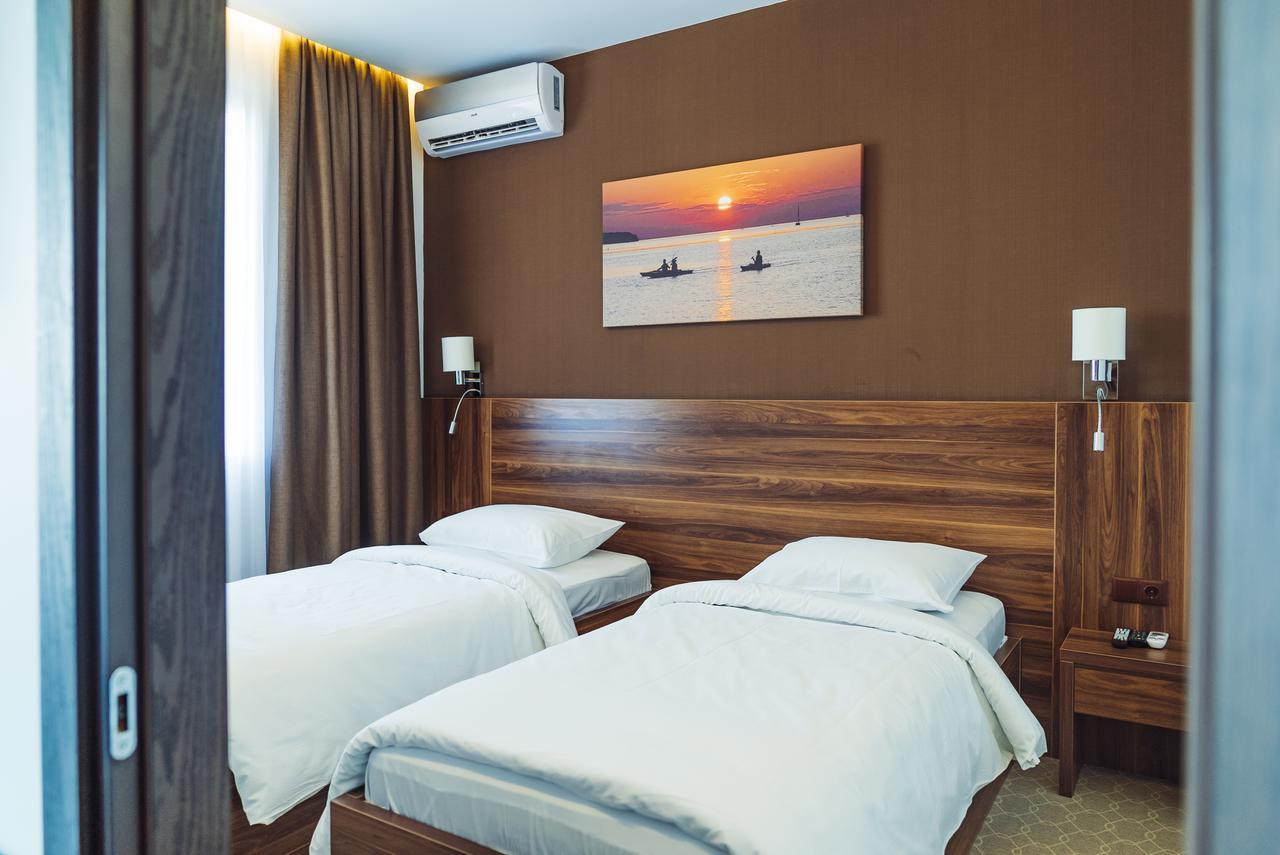 Sky Inn Батуми Екстериор снимка